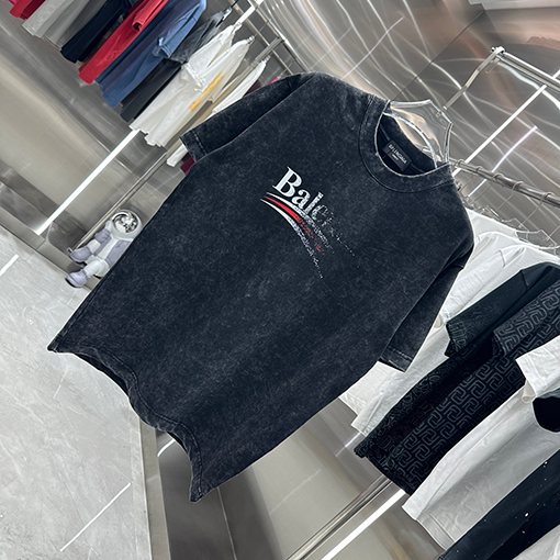 バレンシアガ スノーフレークプリント半袖Tシャツ