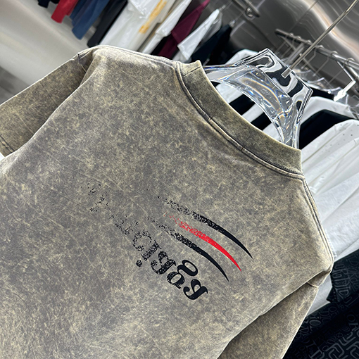 バレンシアガ スノーフレークプリント半袖Tシャツ