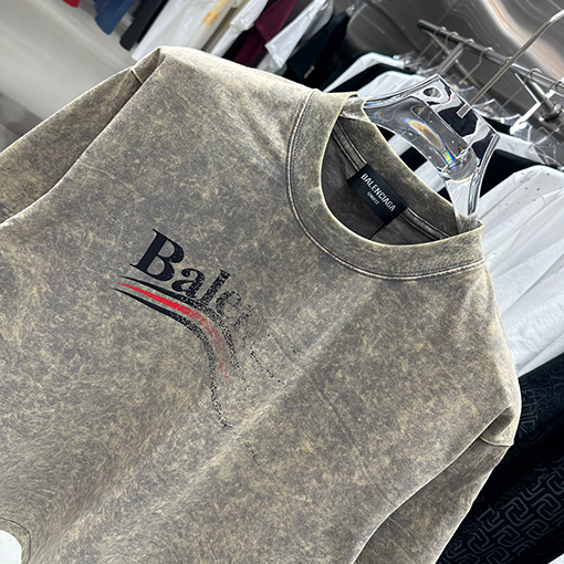 バレンシアガ スノーフレークプリント半袖Tシャツ