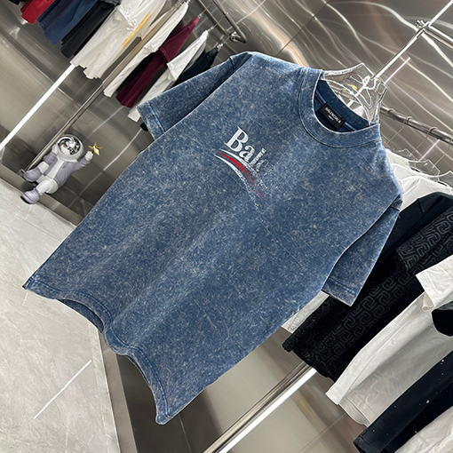 バレンシアガ スノーフレークプリント半袖Tシャツ