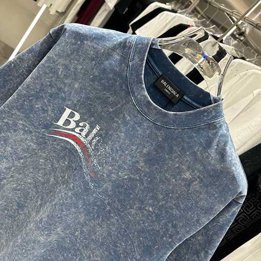 バレンシアガ スノーフレークプリント半袖Tシャツ
