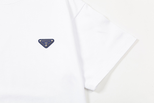 プラダ 三角皮章立体文字ロゴ半袖tシャツ