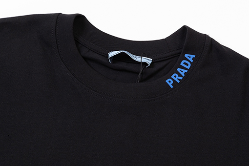 プラダ 三角皮章立体文字ロゴ半袖tシャツ
