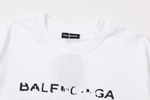 バレンシアガ 壊れたロック文字ロゴ半袖Tシャツ