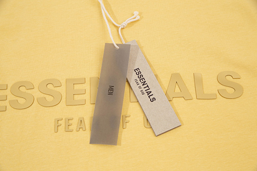 フィアオブゴッド ESSENTIALS半袖Tシャツ 洗練 デザイン