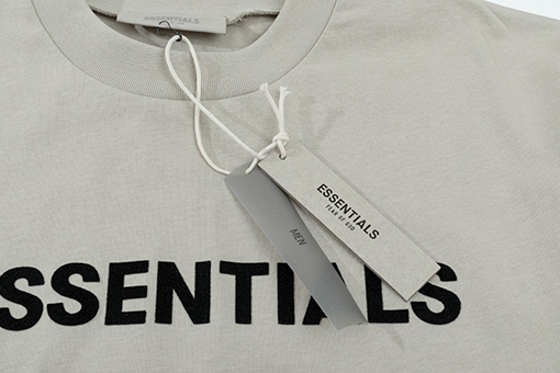 フィアオブゴッド 半袖Tシャツ ESSENTIALS 数字 77 プリント
