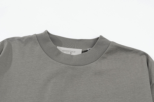 フィアオブゴッド 半袖Tシャツ 小さい字 ESSENTIALS ポイント