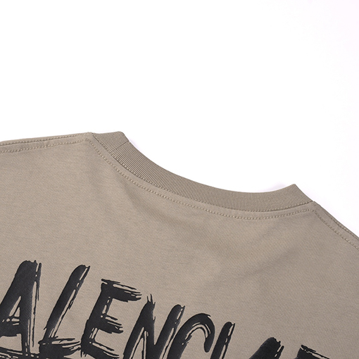 バレンシアガ 春夏の新作半袖Tシャツ