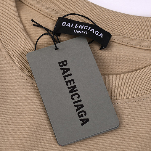 バレンシアガ 新しいプリント半袖Tシャツ