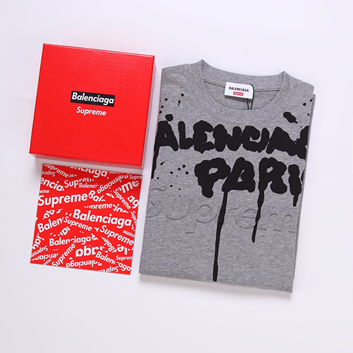 Balenciaga × Supreme グラフィティエンボス半袖tシャツ