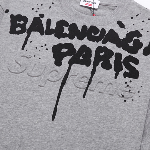 Balenciaga × Supreme グラフィティエンボス半袖tシャツ