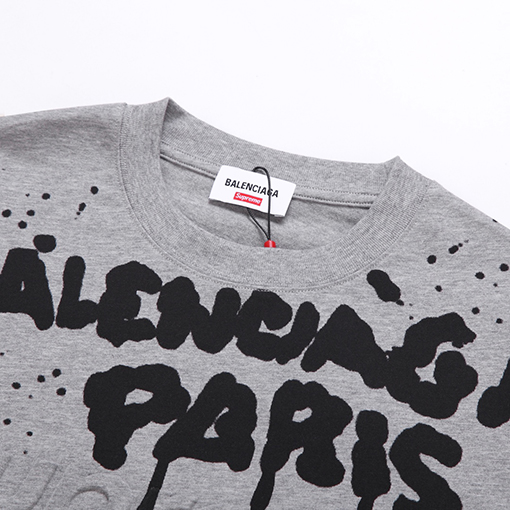 Balenciaga × Supreme グラフィティエンボス半袖tシャツ