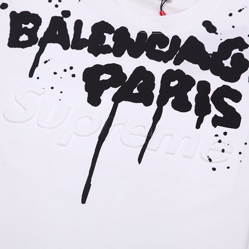 Balenciaga × Supreme グラフィティエンボス半袖tシャツ