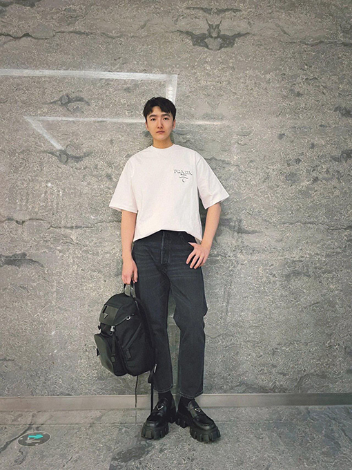 プラダ 立体 エンボッシング 半袖 Tシャツ