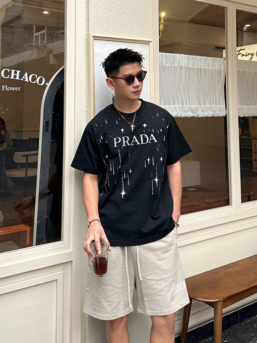 プラダ スパンコールロゴ半袖Tシャツ
