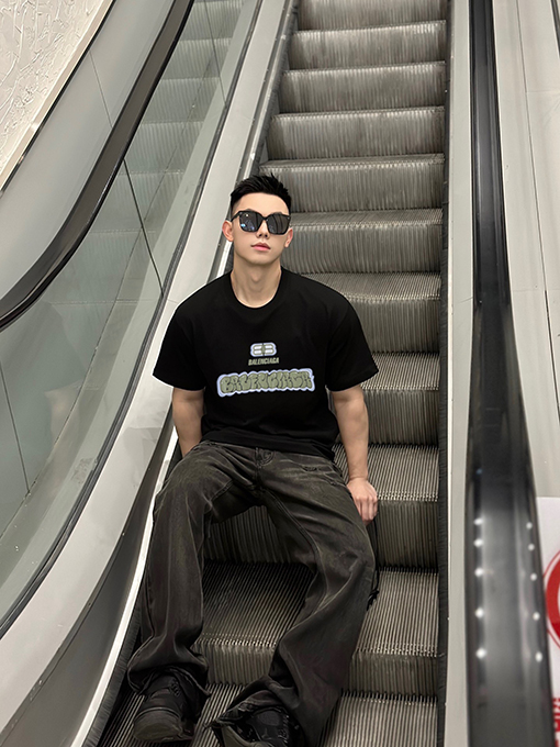 バレンシアガ 24 ssプリント半袖Tシャツ