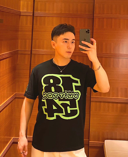 ルイヴィトン 新しいルイ1854ニット半袖Tシャツ