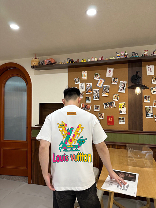 ルイヴィトン アルファベットロゴプリントTシャツ半袖シャツ