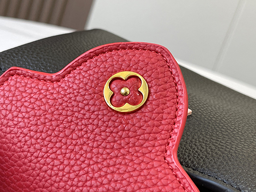 ルイヴィトン ライトブルーとライスシルバーのバックルCapucinesハンドバッグ M56848