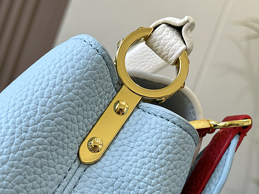 ルイヴィトン ライトブルーとライスシルバーのバックルCapucinesハンドバッグ M56848