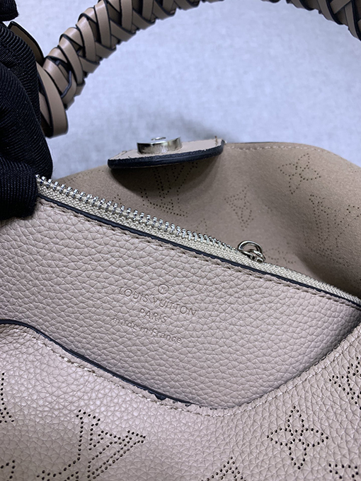 ルイヴィトン Taurillonカーフレザーレディースショルダーバッグ M53188