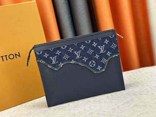 ルイヴィトン ピーチハートブラックPOCHETTE VOYAGEミディアムクラッチバッグ M61692