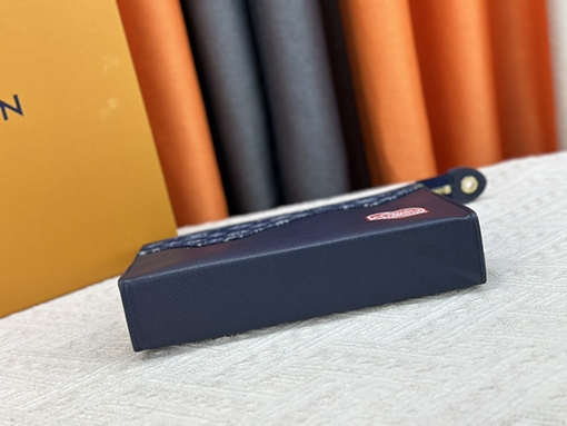 ルイヴィトン ピーチハートブラックPOCHETTE VOYAGEミディアムクラッチバッグ M61692