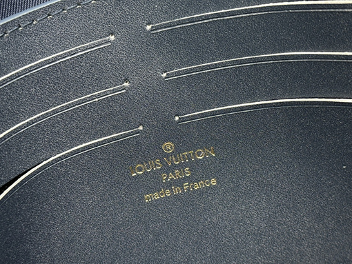 ルイヴィトン ピーチハートブラックPOCHETTE VOYAGEミディアムクラッチバッグ M61692