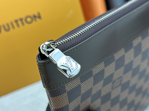 ルイヴィトン  62291黒格子POCHETTE APOLLOハンドバッグ M69411