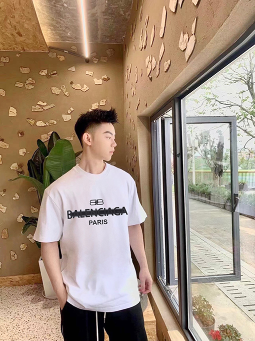 バレンシアガ クルーネックプリント半袖Tシャツ
