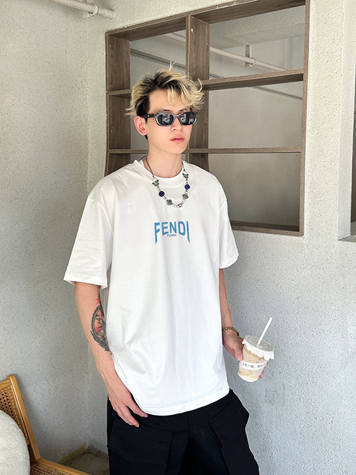 フェンディ 春夏新作NEWグループリント半袖Tシャツ