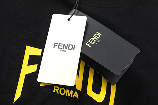 フェンディ 春夏新作NEWグループリント半袖Tシャツ