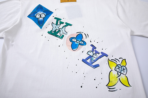 ルイヴィトン 新しい手描きの落書き半袖Tシャツ