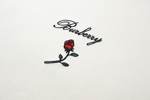 バーバリー 新しいバラの刺繍半袖Tシャツ