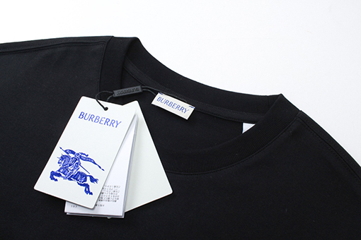 バーバリー 新しいバラの刺繍半袖Tシャツ