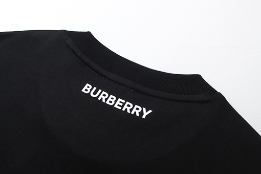 バーバリー 新しい胸元のチェック柄半袖Tシャツ