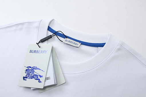 バーバリー スーパーコピー 新しいラウンドネックプリント半袖Tシャツ