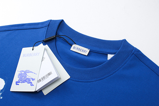 バーバリーコピー 新作ローズプリント半袖Tシャツ
