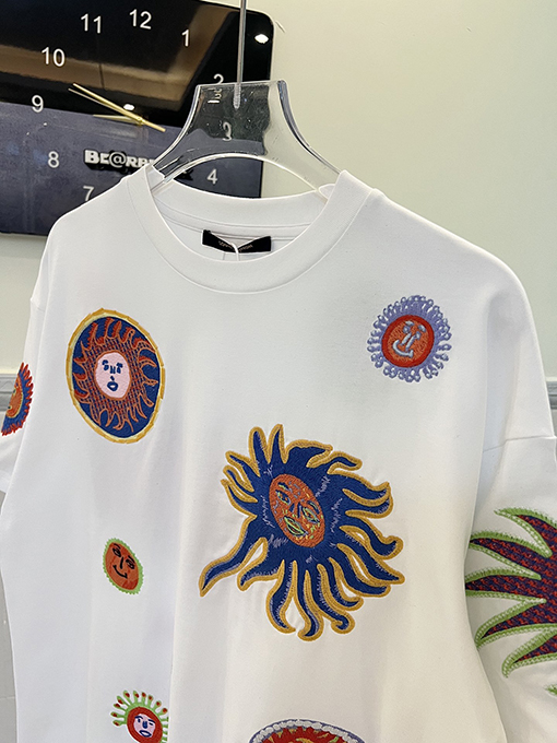 ルイヴィトン プリントロゴ刺繍半袖シャツ