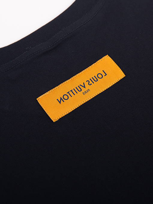 ルイヴィトン クラシックなロゴロゴプリント半袖Tシャツ