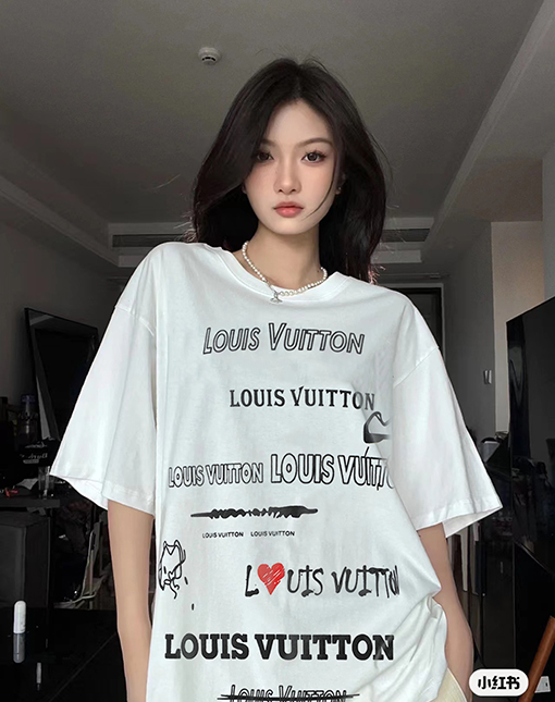 ルイヴィトン デジタルプリント愛の文字ロゴ半袖tシャツ