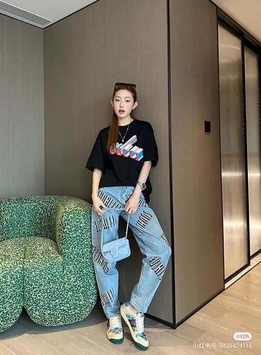 グッチ  1921アルファベットロゴプリント半袖Tシャツ
