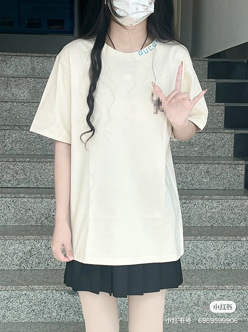 グッチ  立体凸ゴムアルファベットロゴ男女同款半袖tシャツ