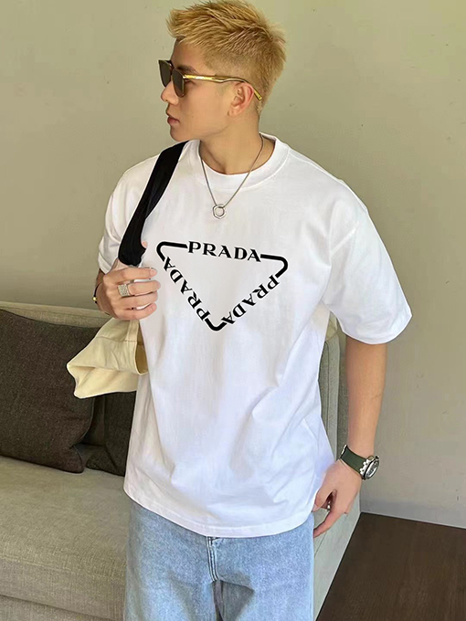プラダ 新しいラウンドネックファッション個性的な半袖Tシャツ