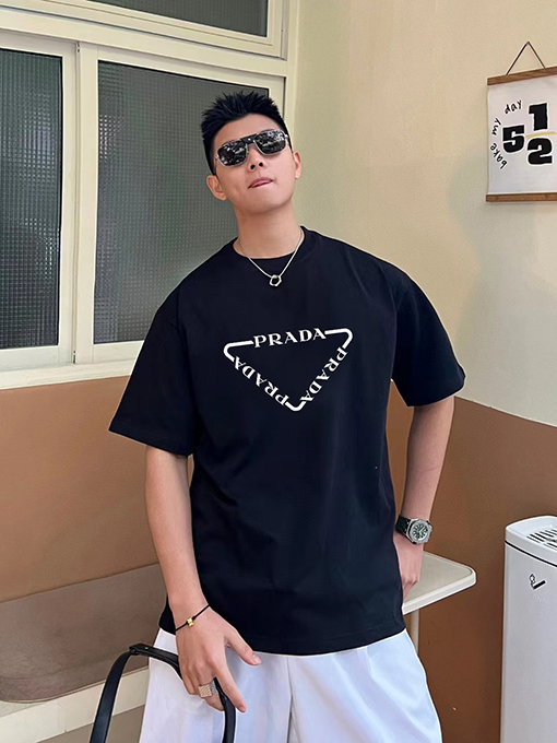 プラダ 新しいラウンドネックファッション個性的な半袖Tシャツ