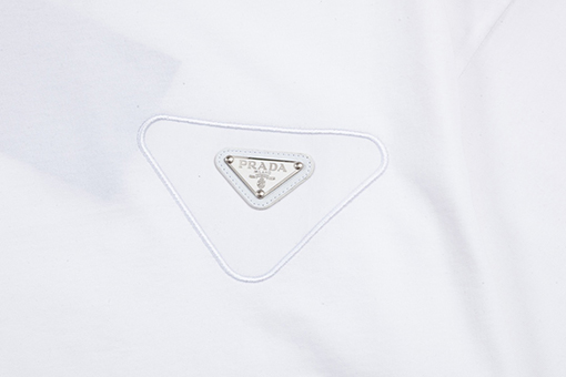 プラダ 刺繍カスタム三角章アルファベットロゴ半袖tシャツ