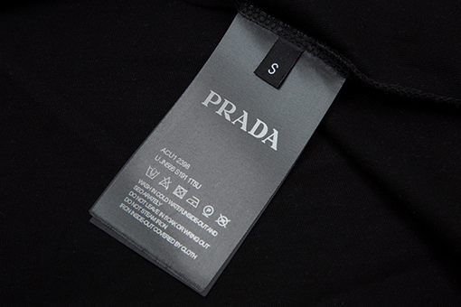 プラダ 胸のプリントデザイン三角マーク半袖Tシャツ