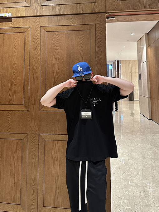 プラダ  ファッションロゴプレス半袖シャツ