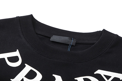 プラダ  襟元プリント半袖Tシャツ