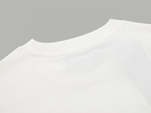 プラダ 限定トライアングル半袖Tシャツ